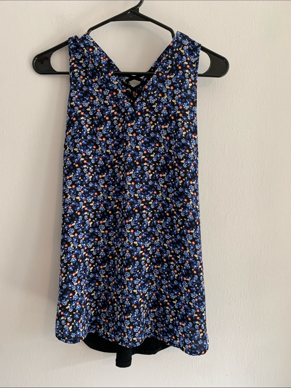 WHITE HOUSE BLACK MARKET Navy Blue Floral Camisole with Crisscross Detail